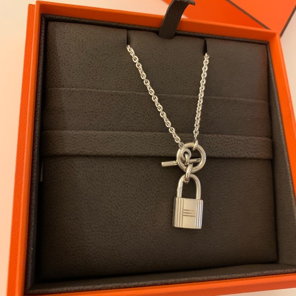 ❌Sold❌Authentic Hermes Sterling Silver Kelly Lock Pendant Necklace - Picture 2 of 5